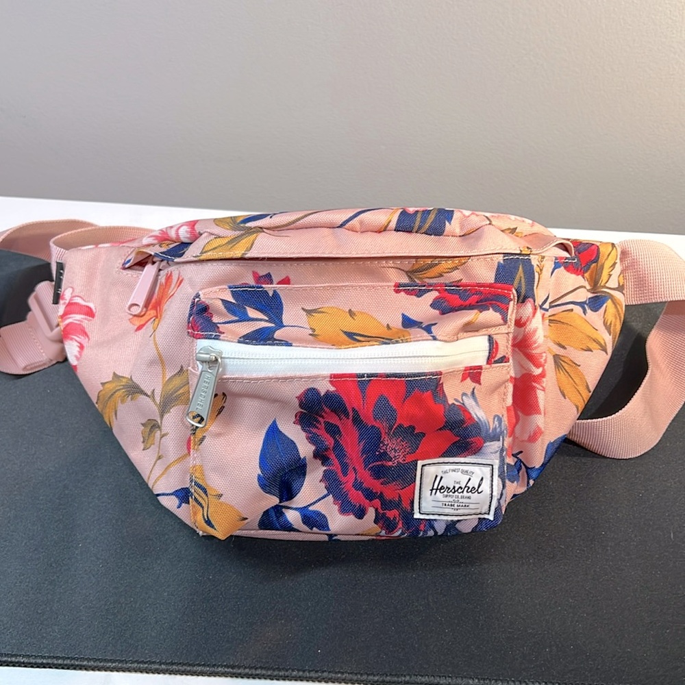 Herschel Seventeen Hip Pack Winter Flora Pink